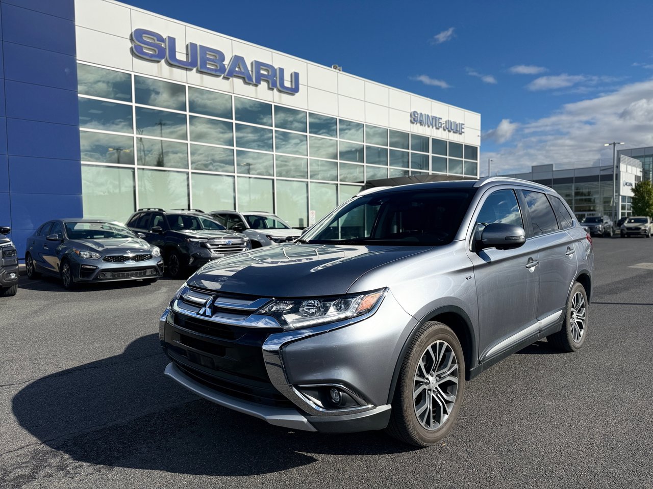 Cool Silver 2017 Mitsubishi Outlander SUV / Crossover All-Wheel Drive Automatic