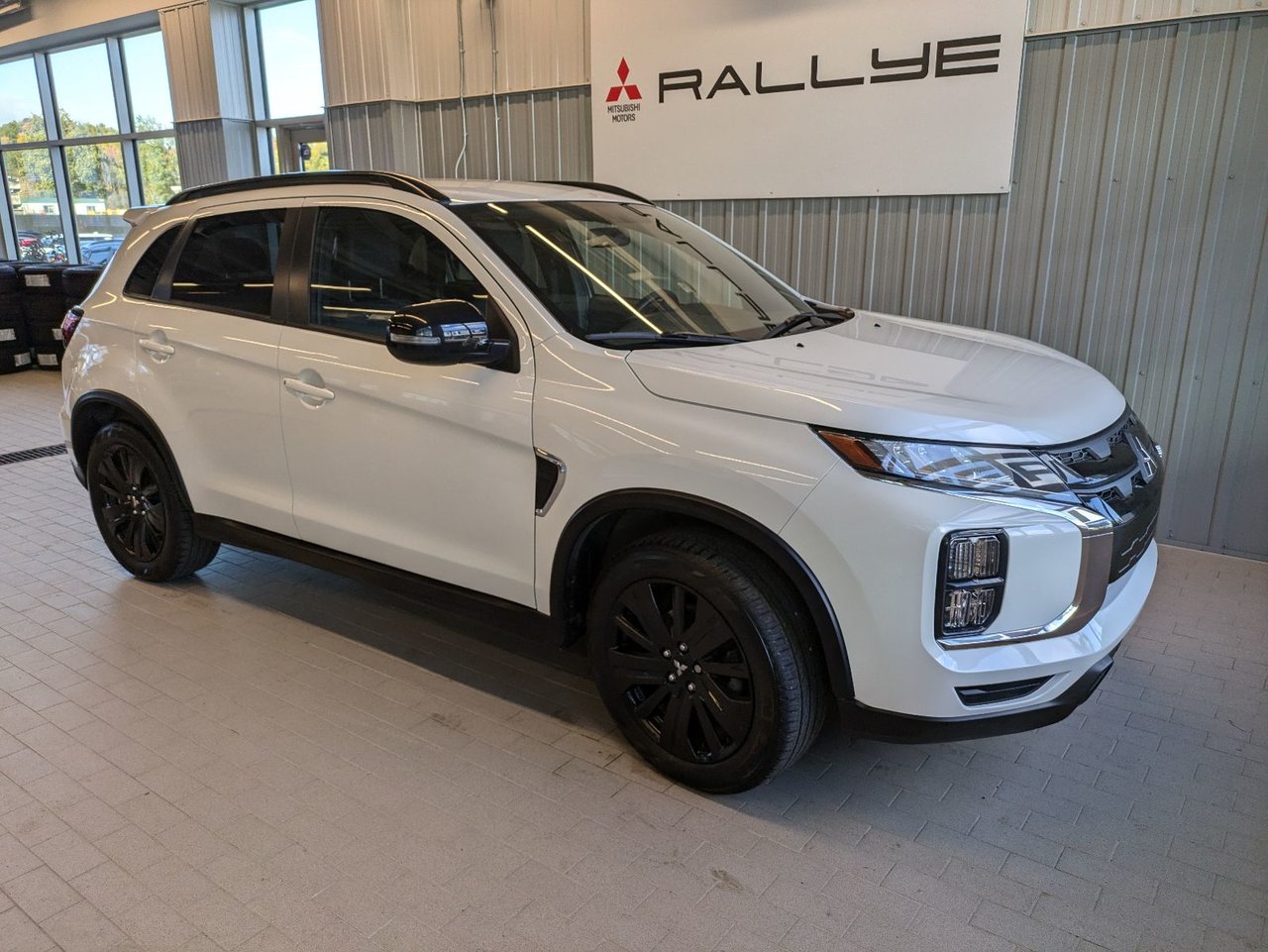 2021 Mitsubishi RVR LE AWD