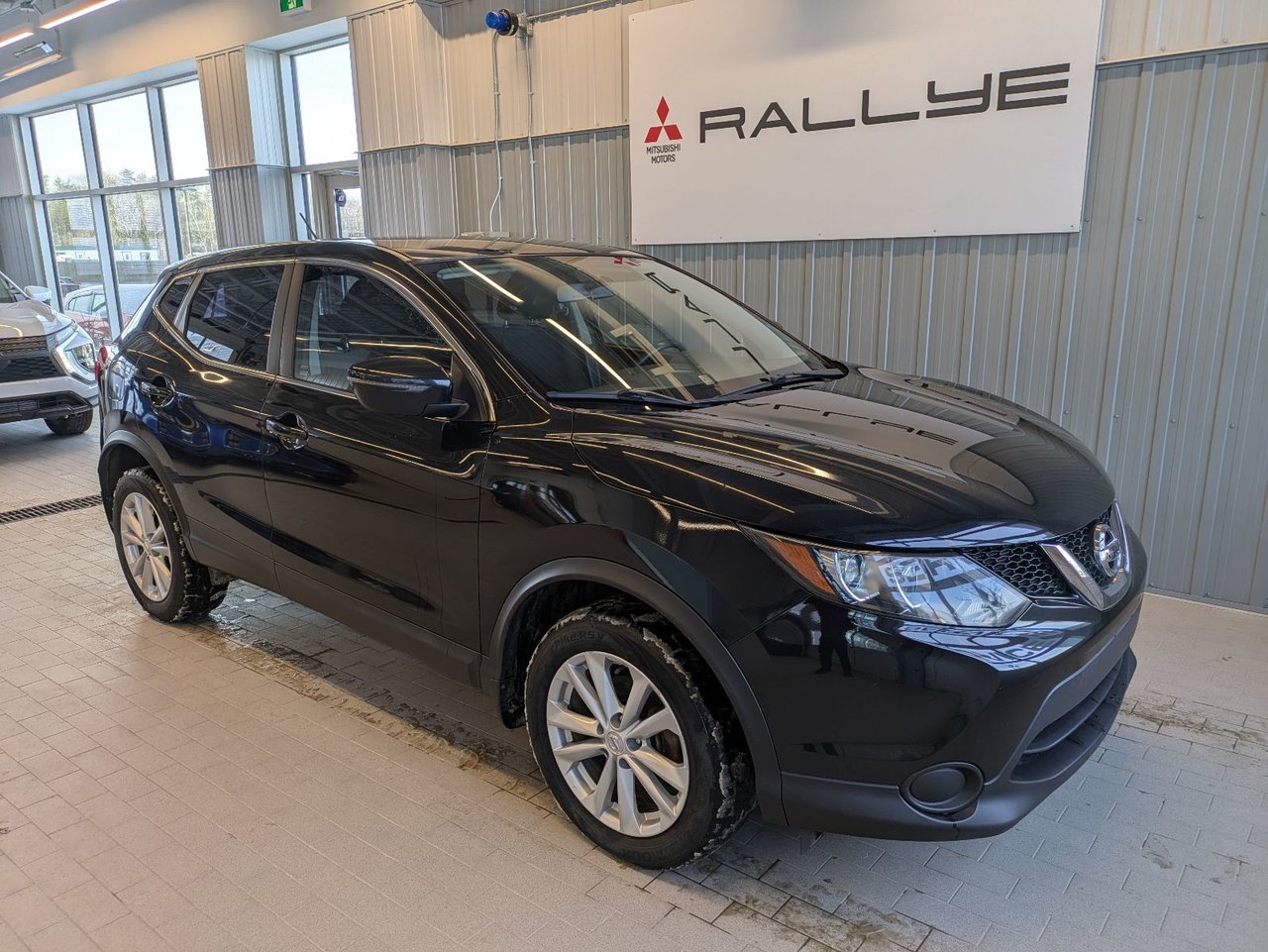 2017 Nissan Qashqai S AWD