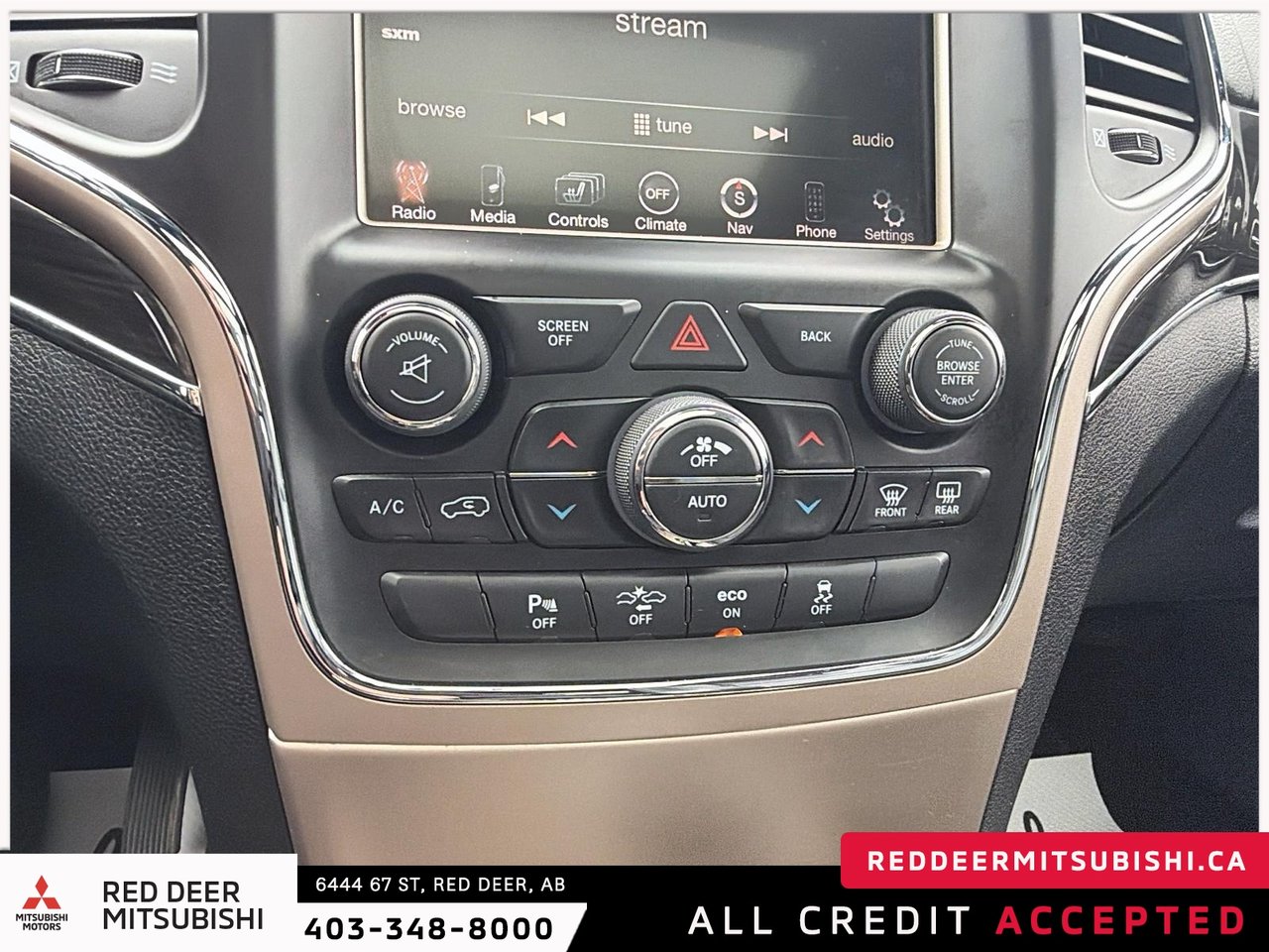 2014 Jeep Grand Cherokee Overland-18