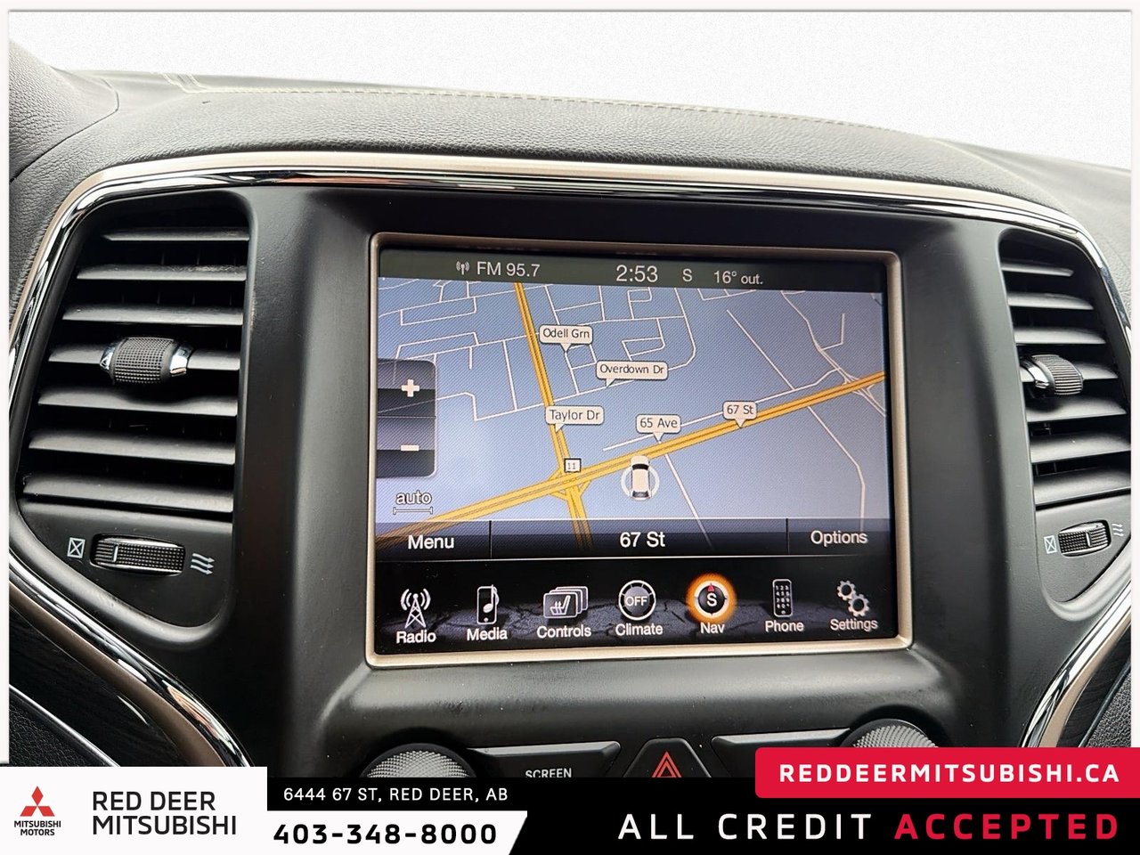 2014 Jeep Grand Cherokee Overland-24