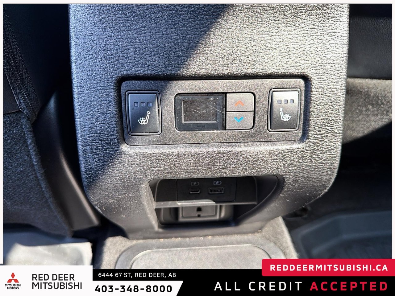 2024 Mitsubishi Outlander PHEV LE-11