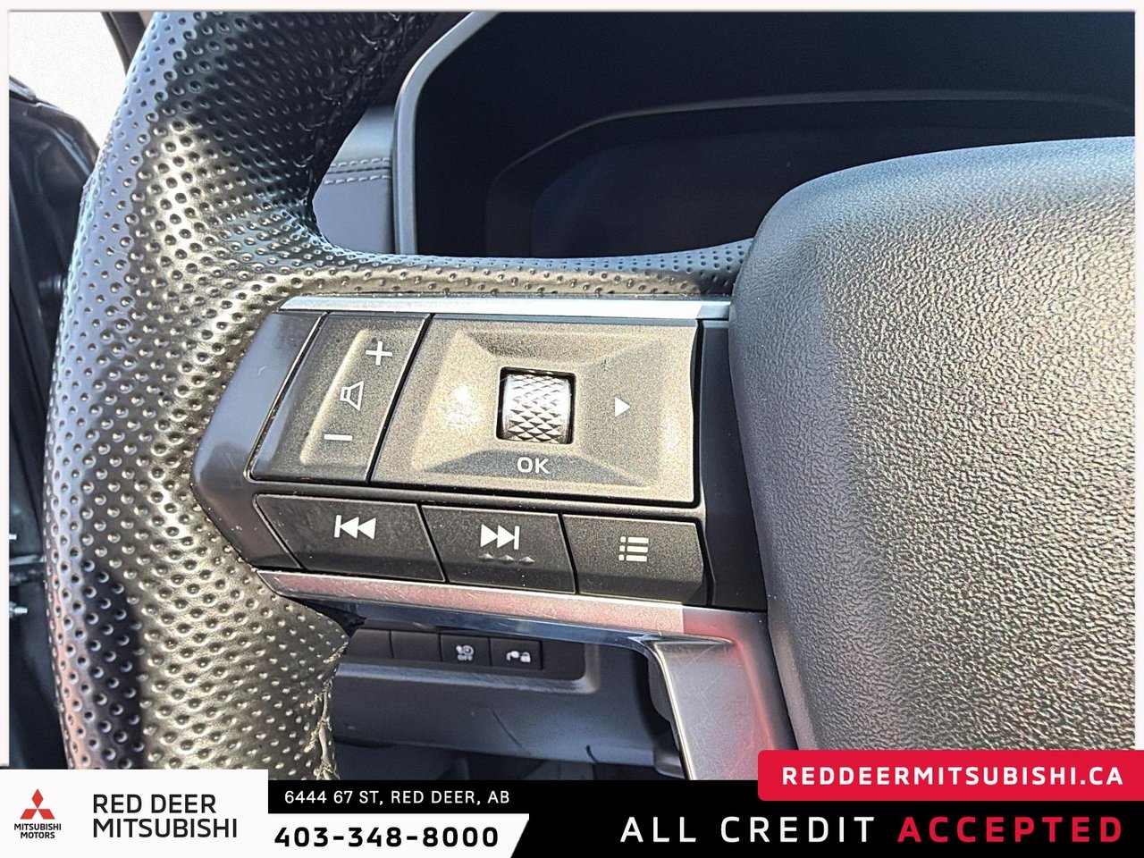 2024 Mitsubishi Outlander PHEV LE-17