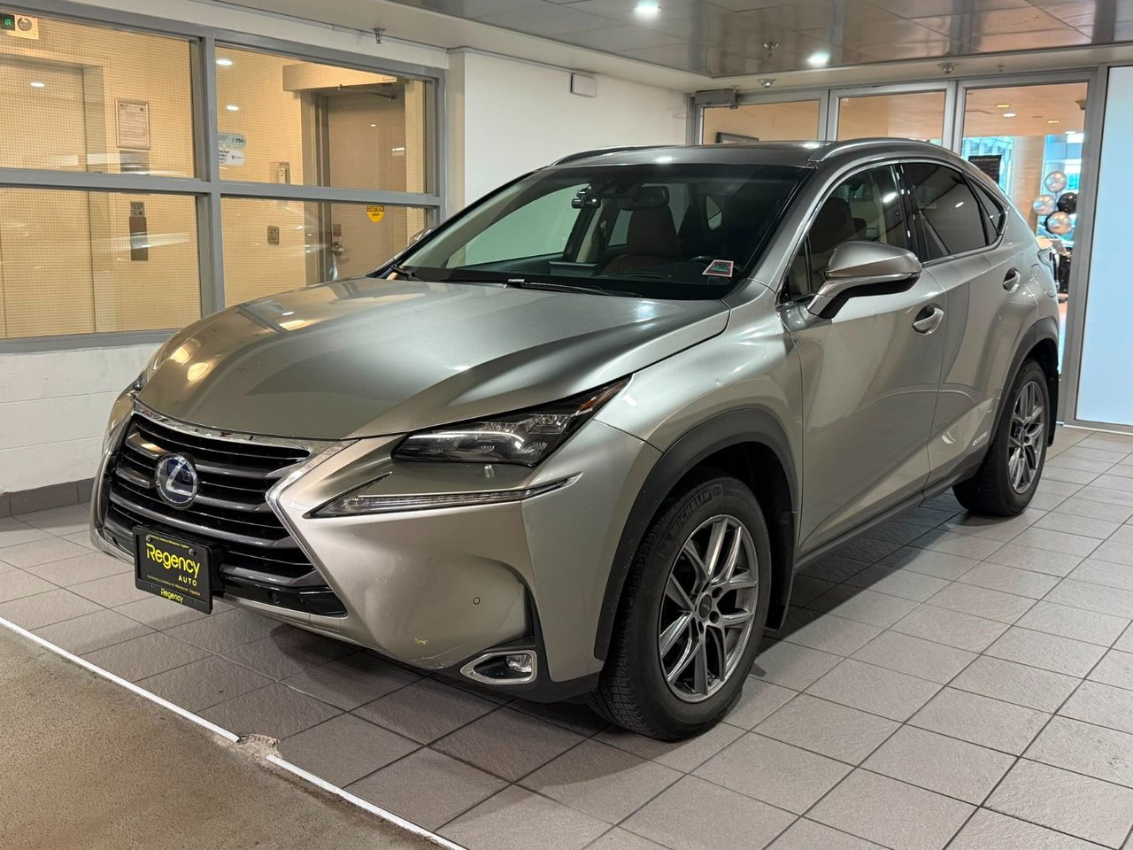 01J7 2015 Lexus NX Hybrid 300h AWD SUV / Crossover All-Wheel Drive