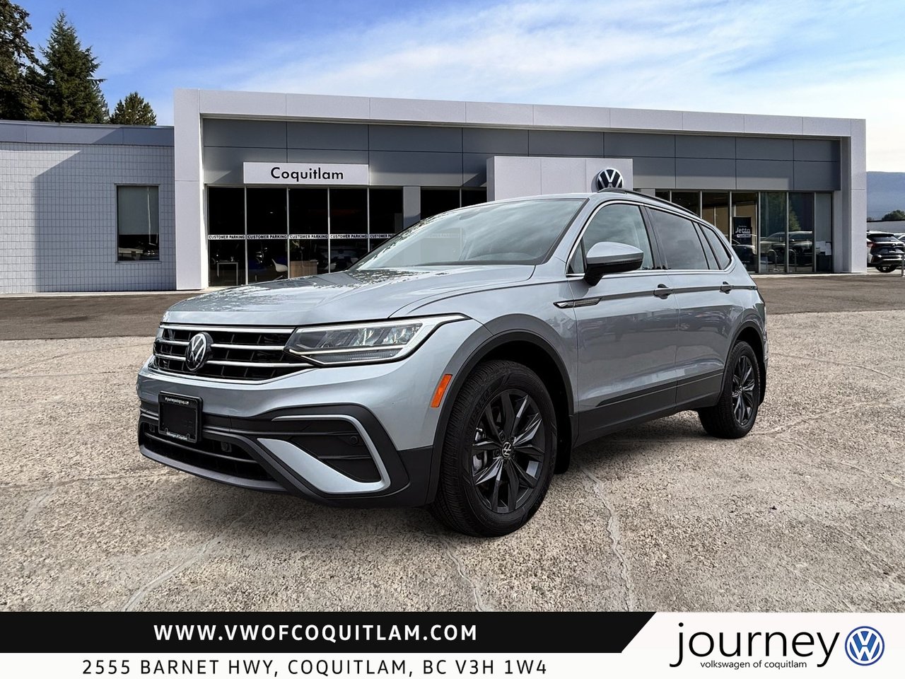 Gray (Platinum Grey Metallic with black roof) 2024 Volkswagen Tiguan SUV / Crossover Automatic