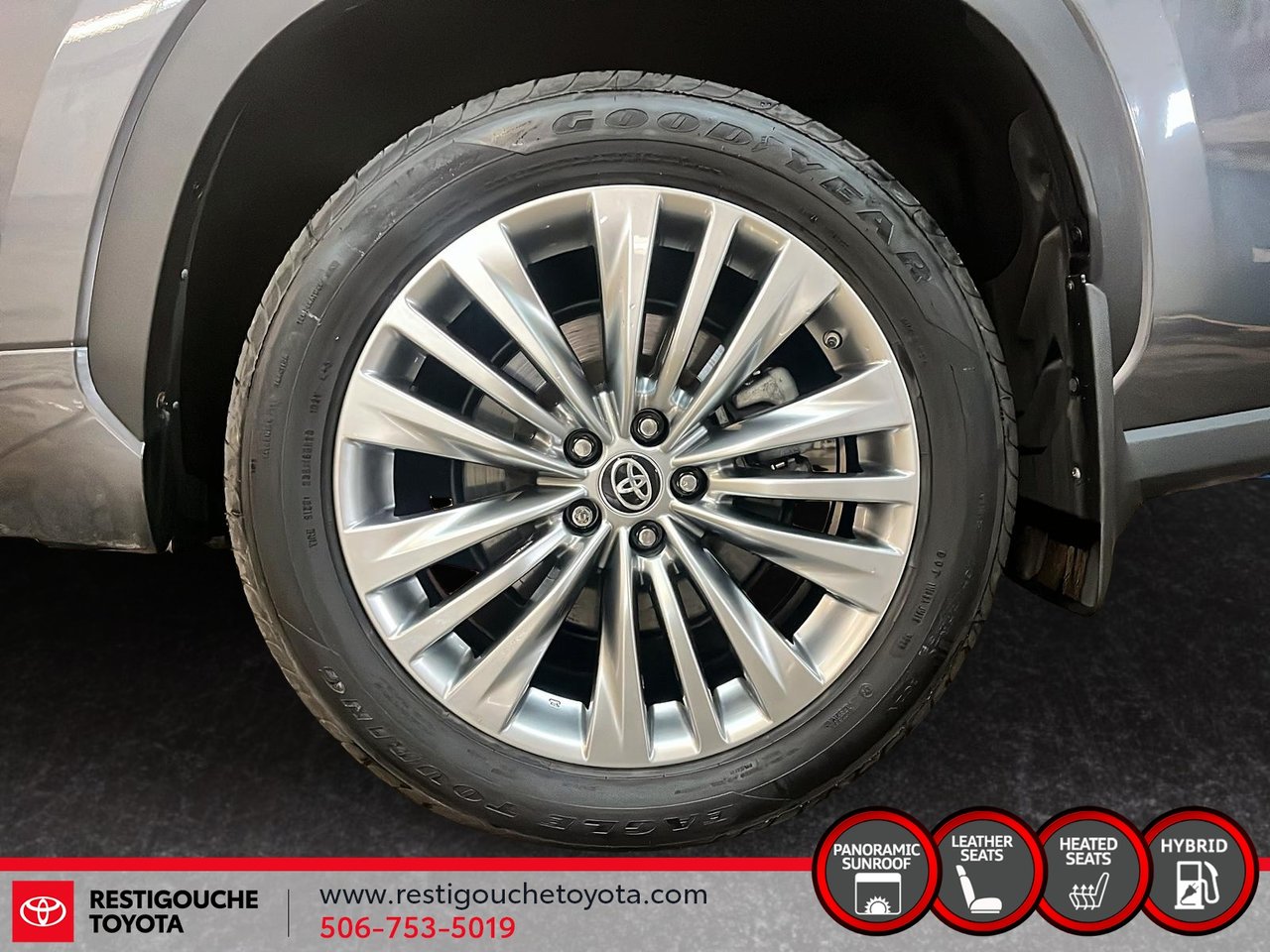 Toyota Highlander Hybrid LIMITED 2024-6