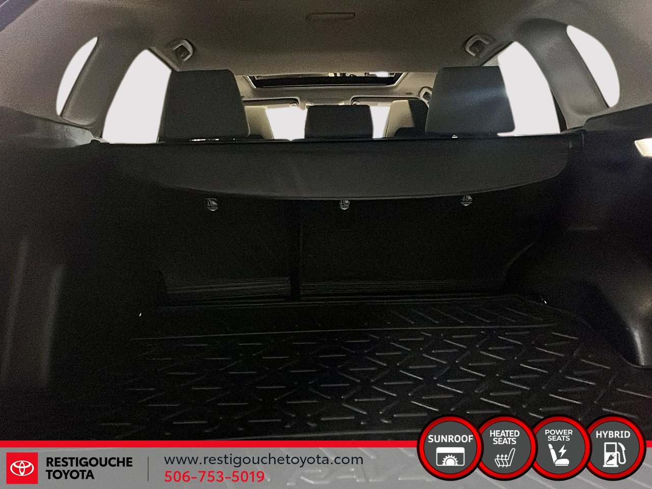 Toyota RAV4 Hybrid XLE 2023-5