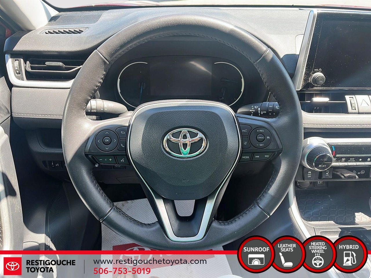 Toyota RAV4 Hybrid XLE 2023-10