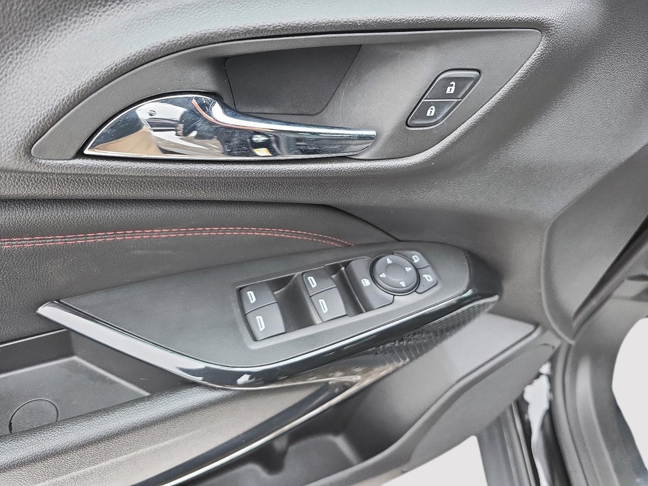 Chevrolet Trax 2RS 2025-9