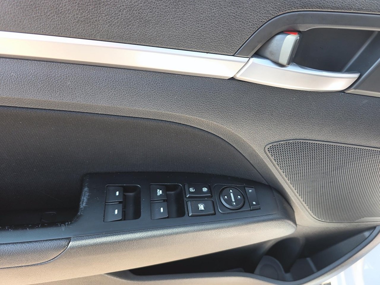 Hyundai ELANTRA PREFERED  2019-9