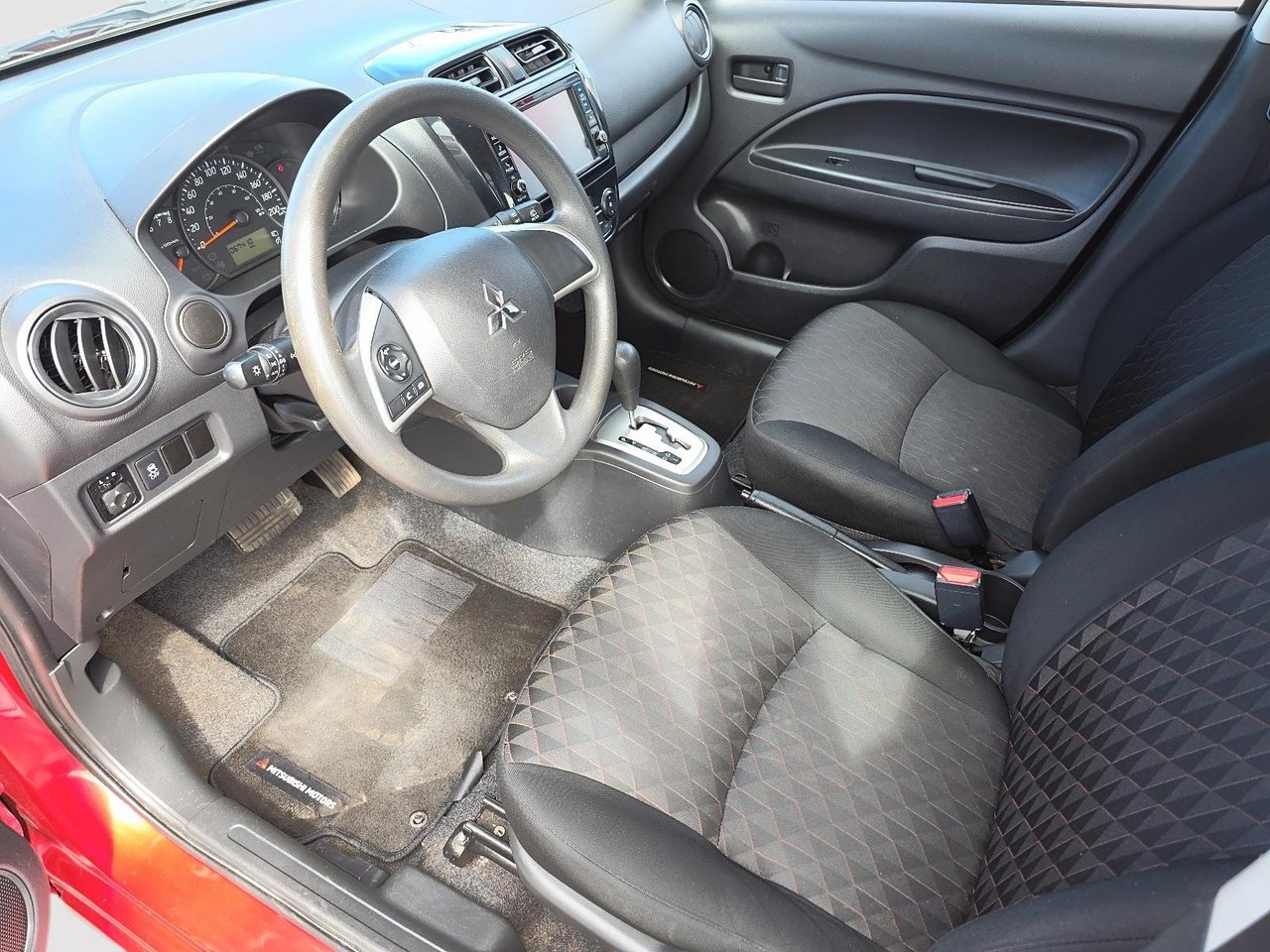 Mitsubishi Mirage ES 2023-6