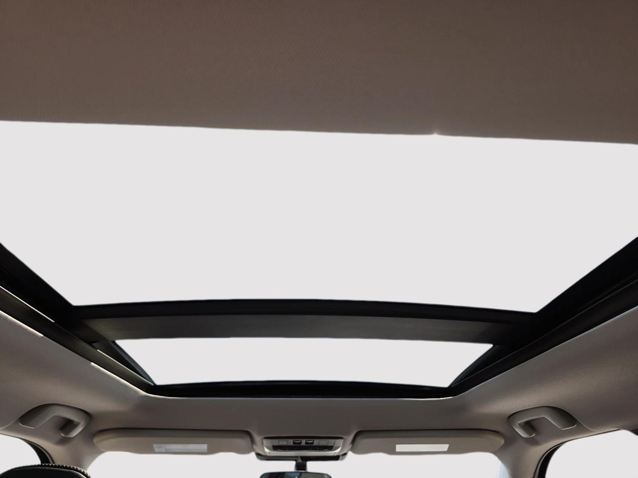 2024 Mitsubishi Outlander LE PHEV-14