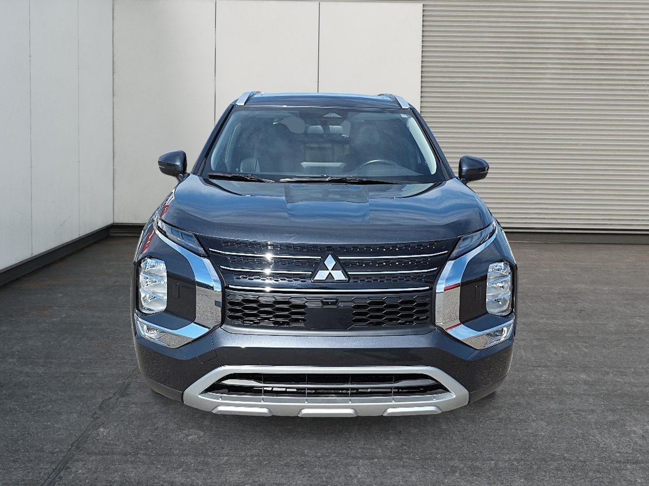 2024 Mitsubishi Outlander LE PHEV-1