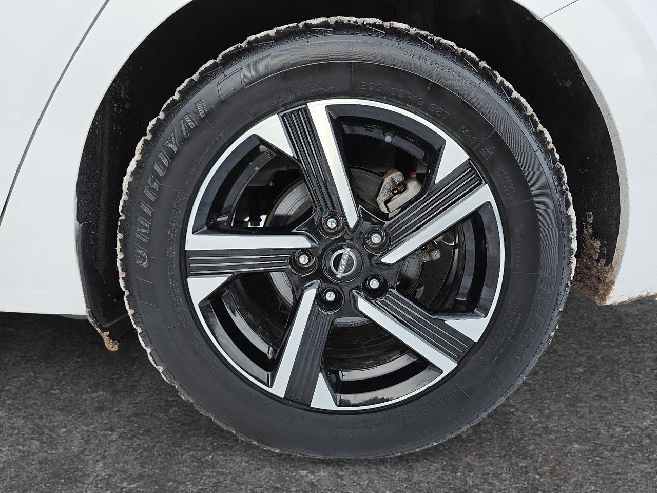 2024 Nissan Sentra SV-6