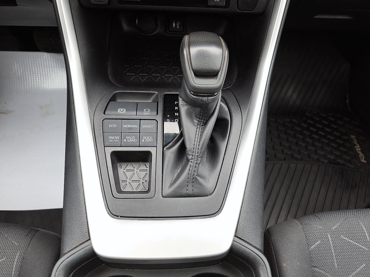 2019 Toyota RAV4 XLE-13
