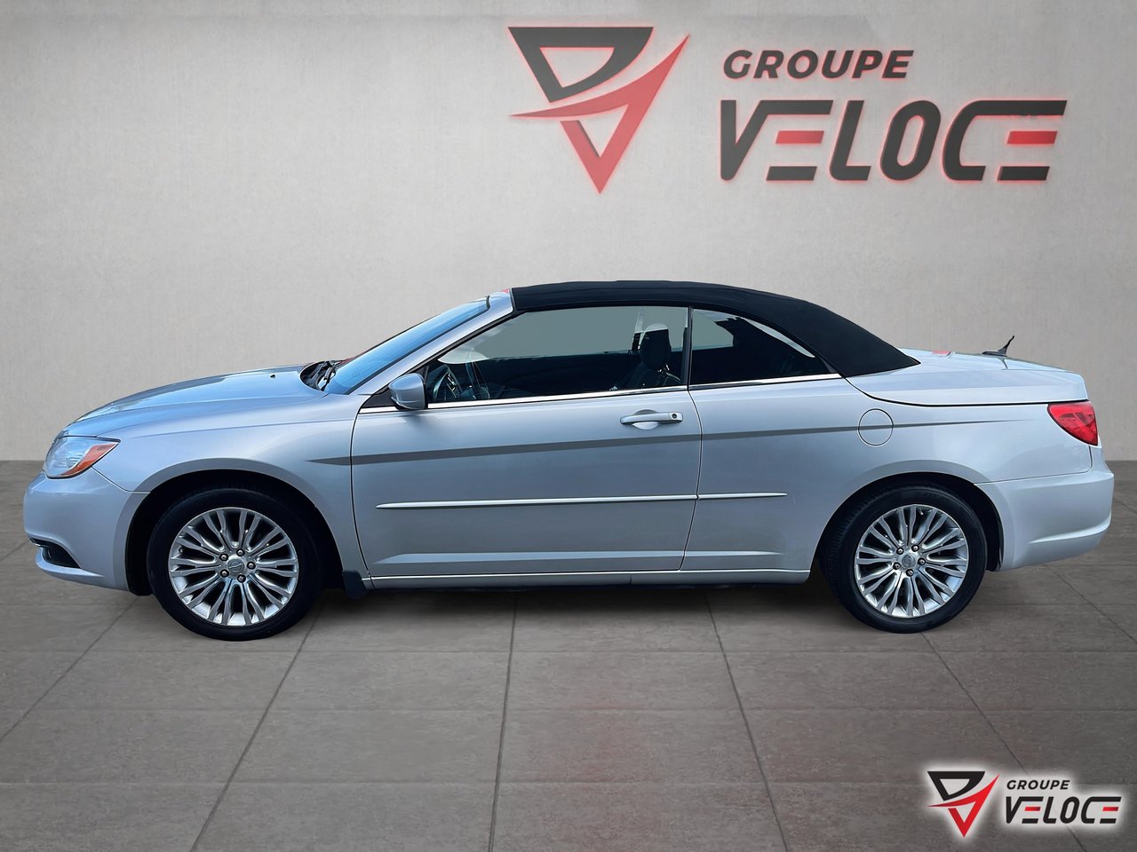 Chrysler 200 2011