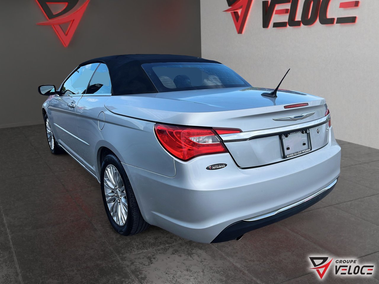 Chrysler 200 2011
