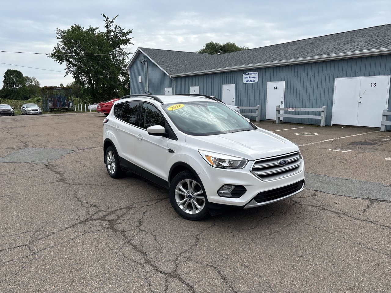 Oxford White 2018 Ford Escape SUV / Crossover Front-Wheel Drive Automatic