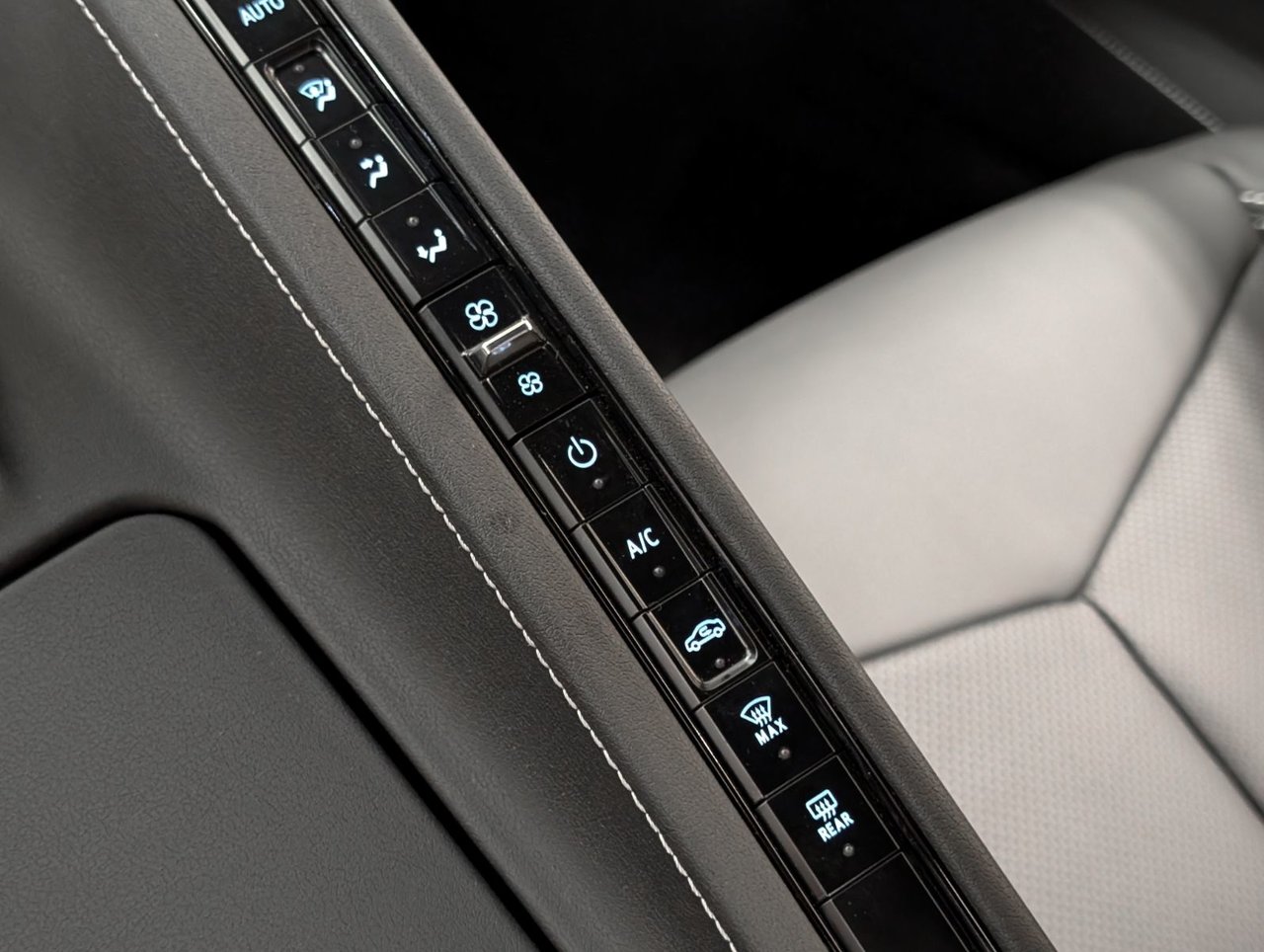 Chevrolet Corvette 1LT 2024 Noir Saint-Eustache - photo #17