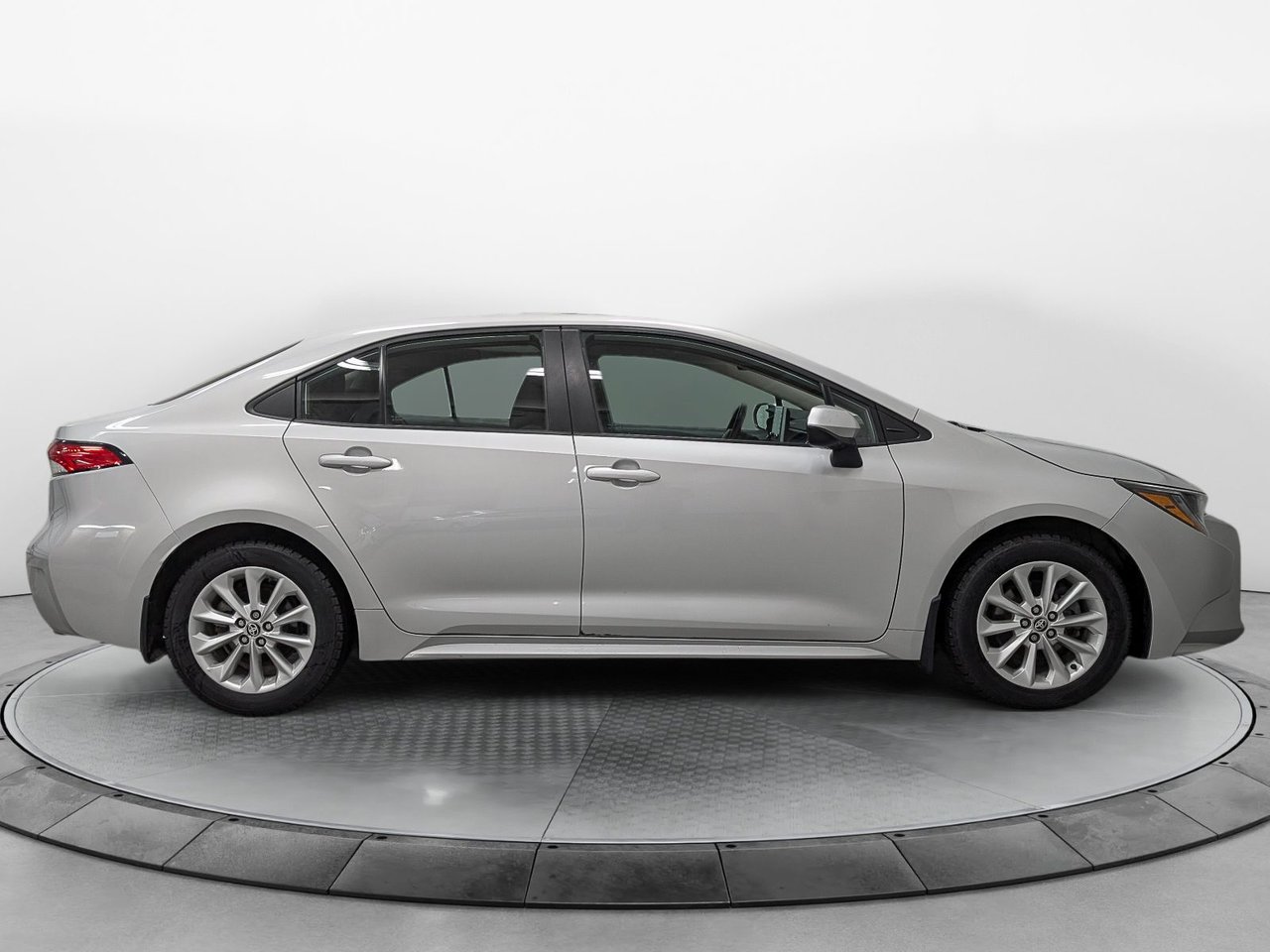 2020 Toyota Corolla LE Saint-Eustache - photo #6