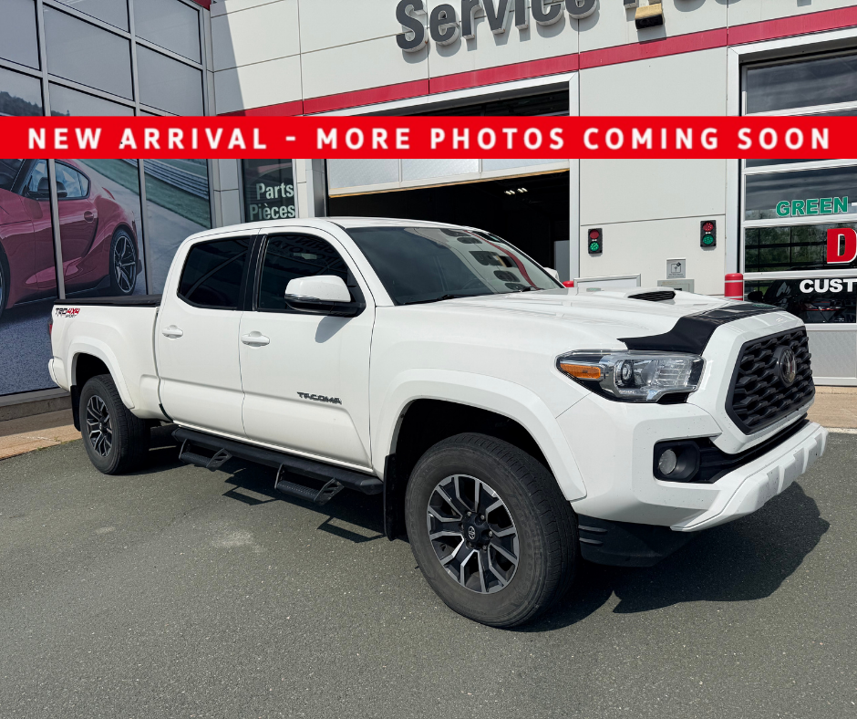 Midnight Black Metallic 2022 Toyota Tacoma Pickup Truck Automatic