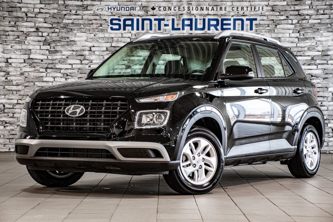 Used 2023 Hyundai Venue with 42,393 km for sale at Otogo