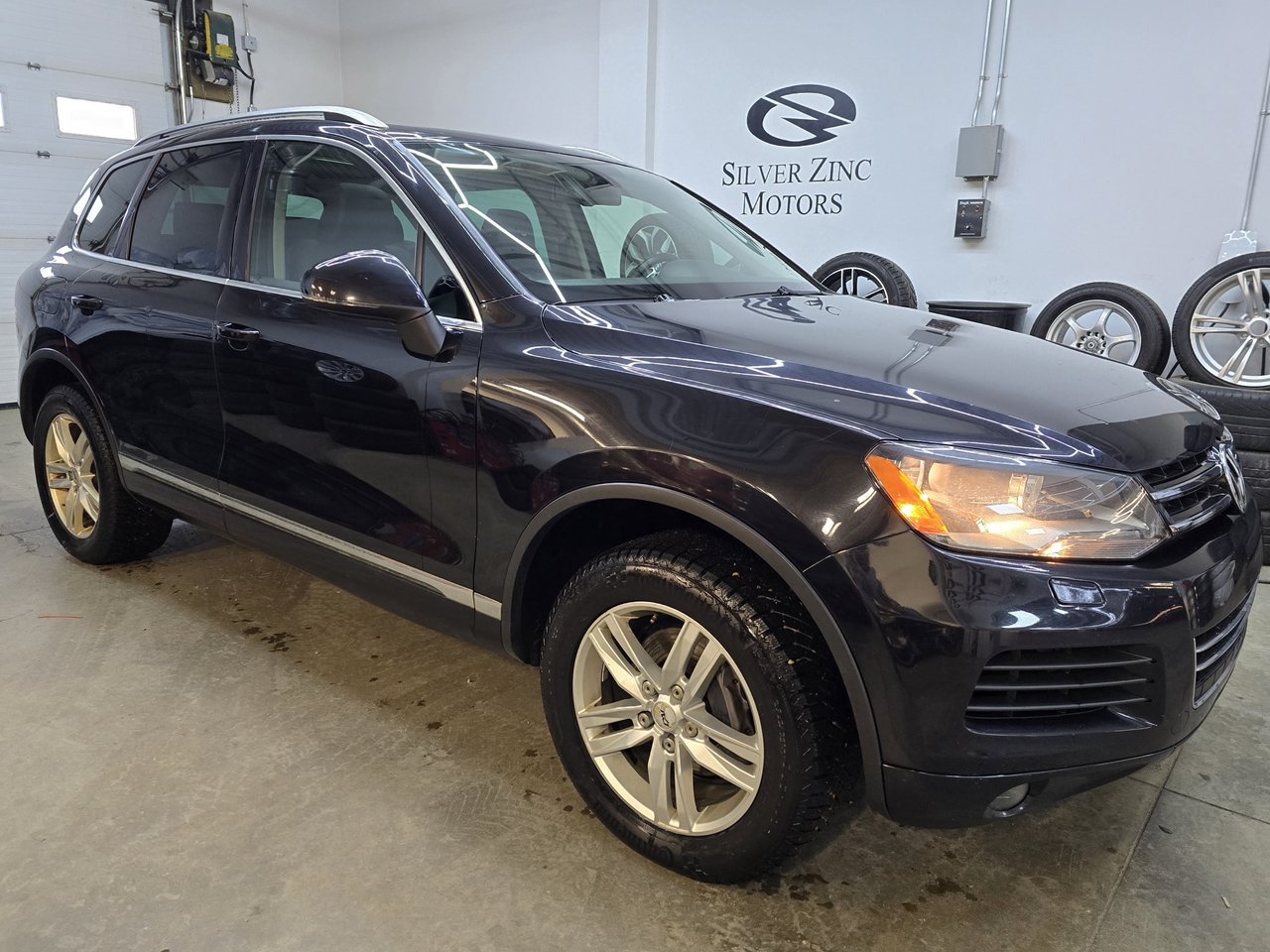 Black 2015 Volkswagen Touareg SUV / Crossover  Automatic