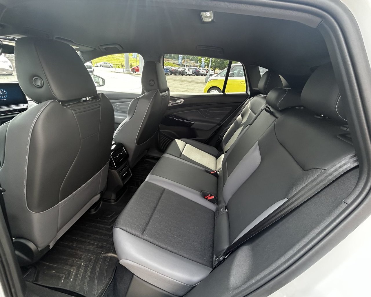 2023 Volkswagen ID.4 Pro
