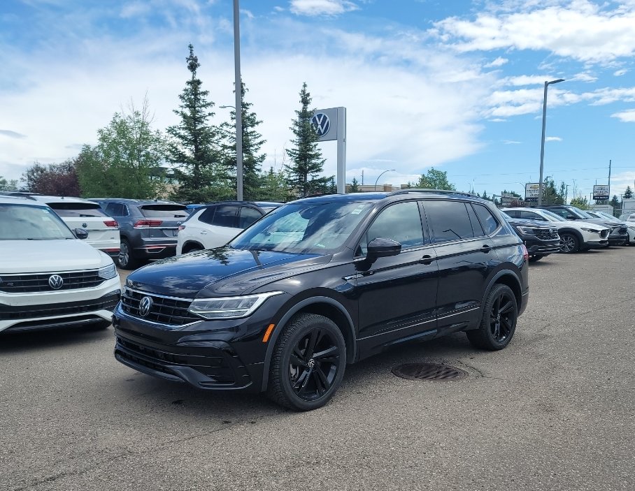 Deep Black Pearl 2024 Volkswagen Tiguan SUV / Crossover Automatic