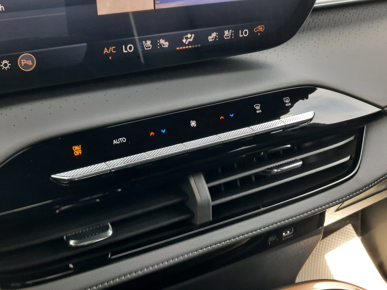 2026 Buick Enclave Avenir-17