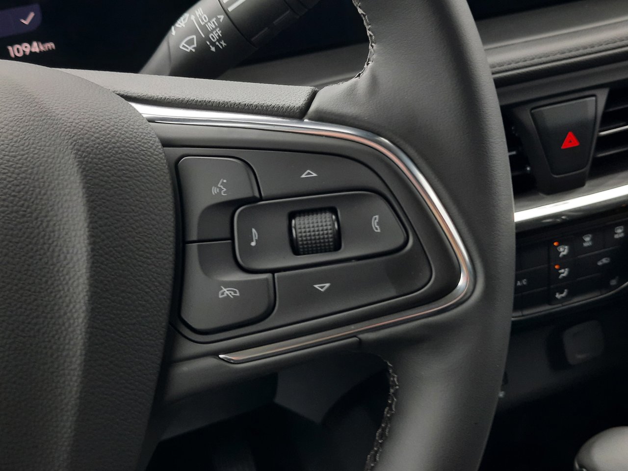 2025 Buick Encore GX Sport Touring-12