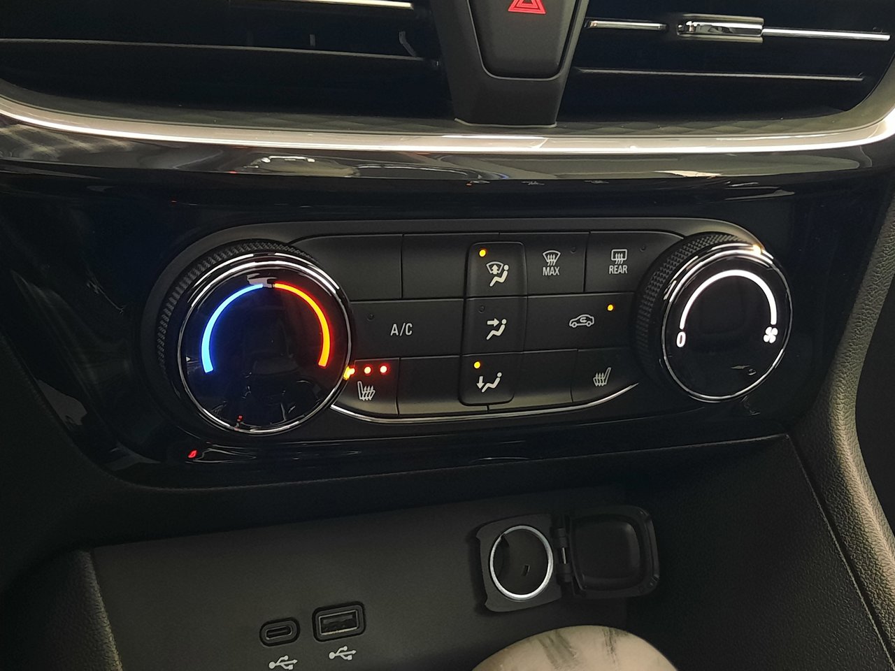 2026 Buick Encore GX Sport Touring-17