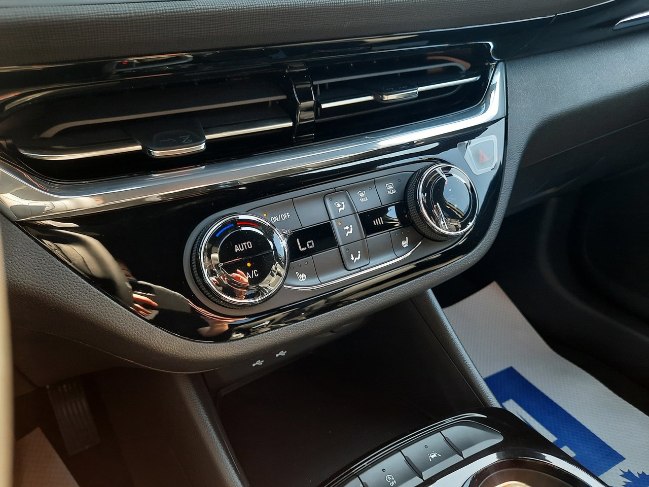 2025 Buick Envista Sport Touring-16