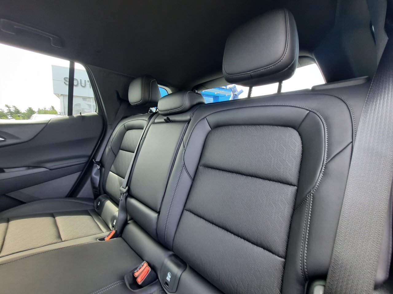 2027 Chevrolet Equinox LT-24