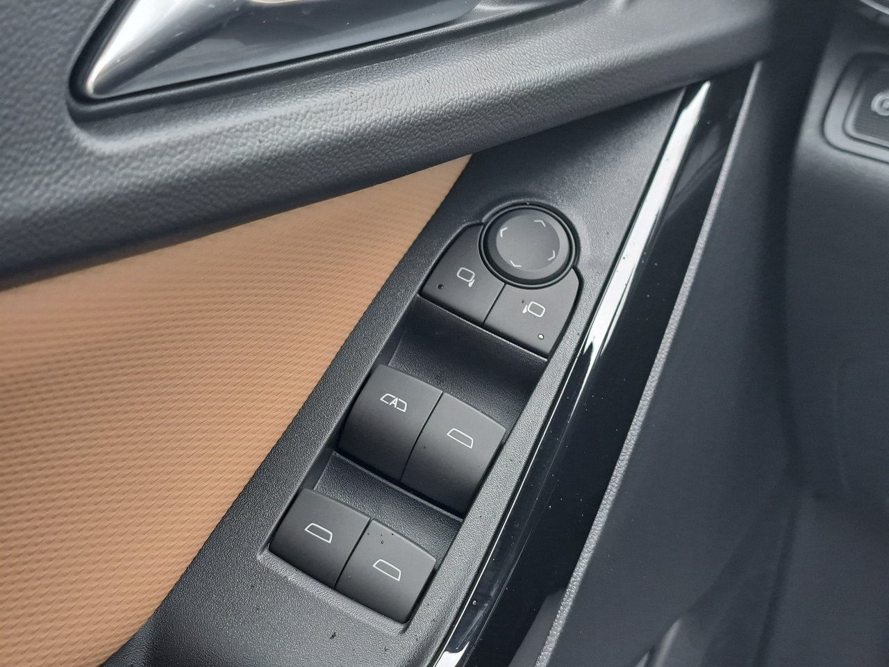2027 Chevrolet Equinox ACTIV-13