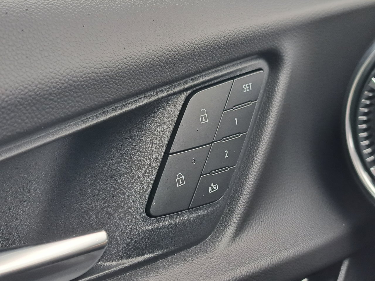 2027 Chevrolet Equinox ACTIV-15