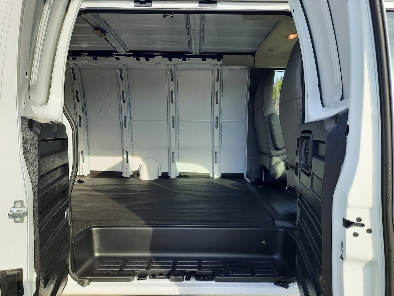 2025 Chevrolet Express Cargo 2500 WT 155''-6