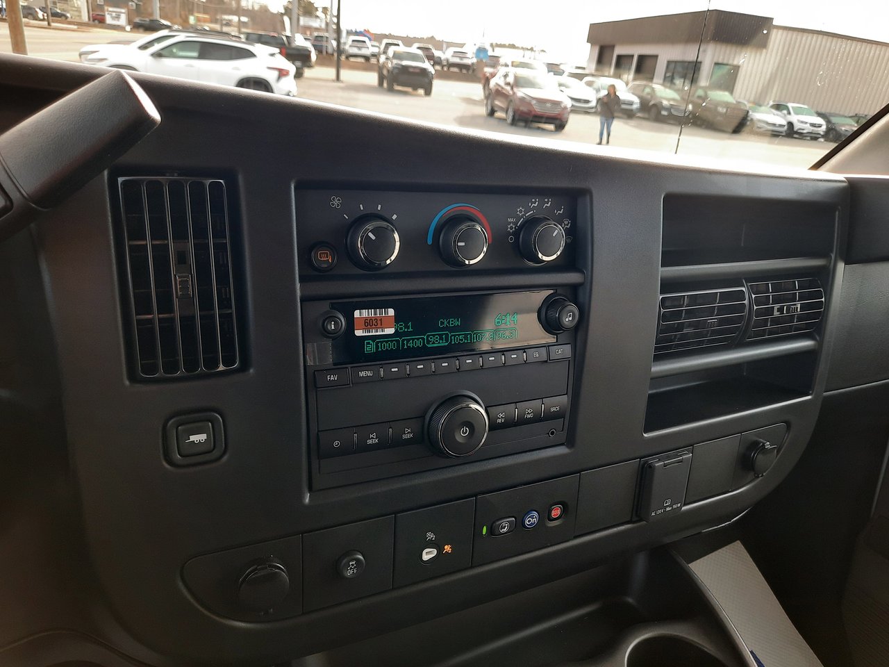 2025 Chevrolet Express Cargo 2500 WT 155''-16