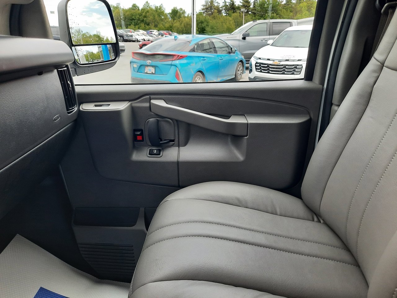 2025 Chevrolet Express Cargo 2500 WT 135''-20