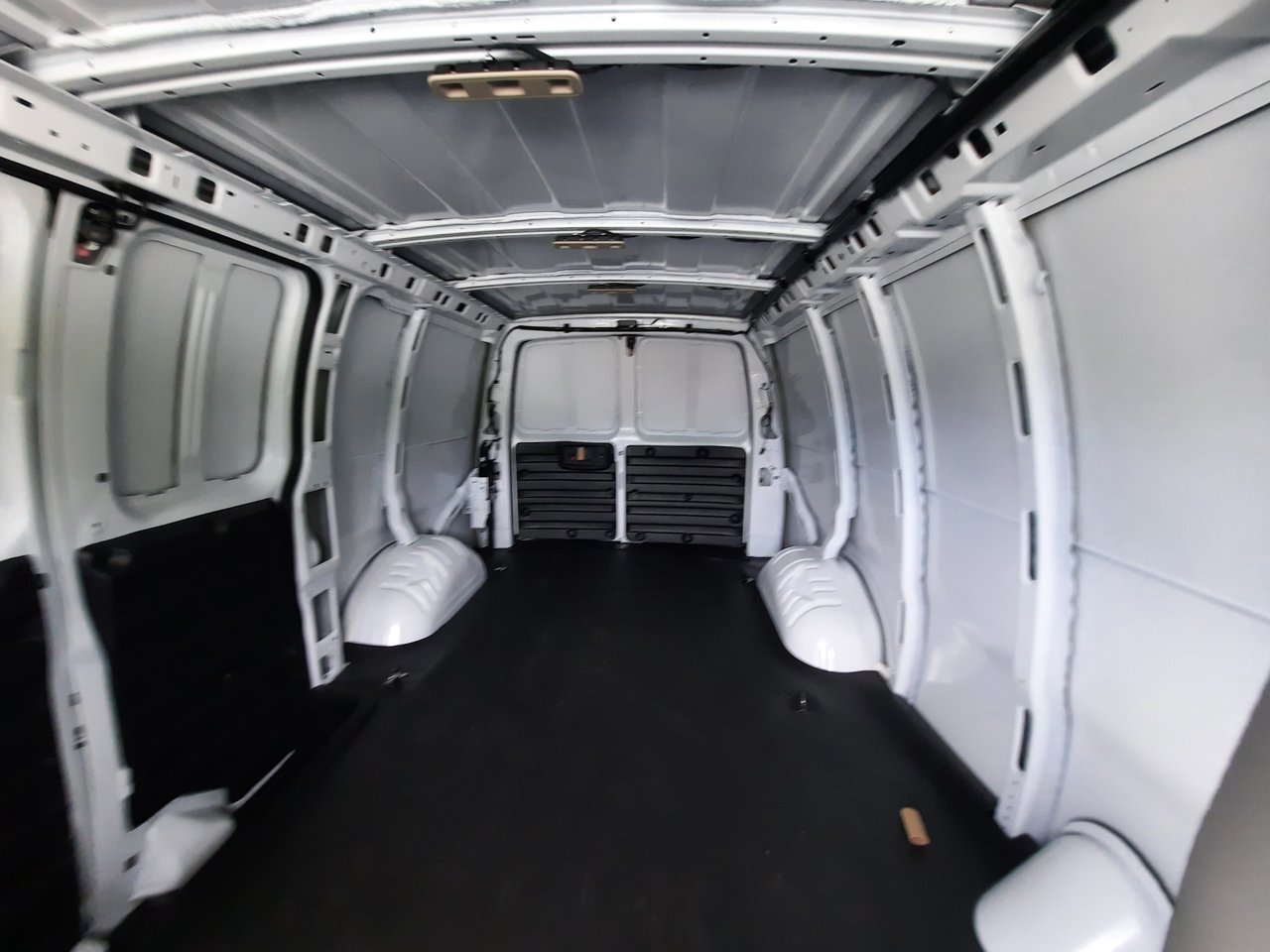 2025 Chevrolet Express Cargo 2500 WT 135''-22