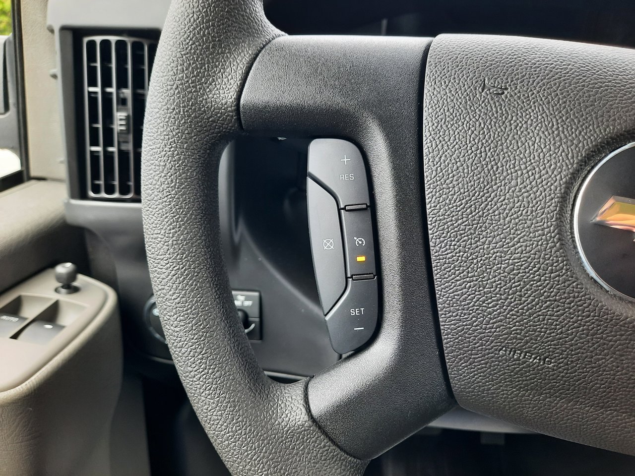 2025 Chevrolet Express Cargo 2500 WT 135''-14