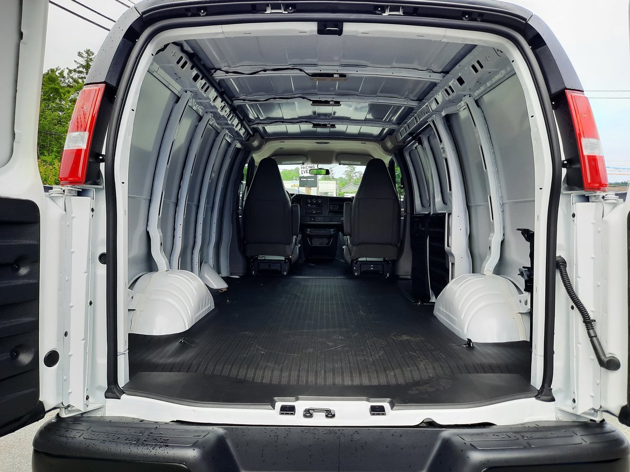 2025 Chevrolet Express Cargo 2500 WT 135''-10