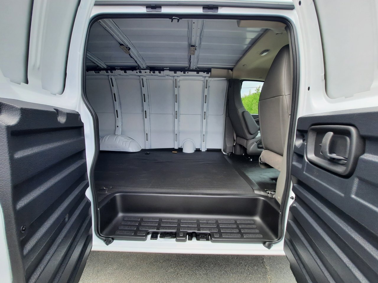 2025 Chevrolet Express Cargo 2500 WT 155''-6