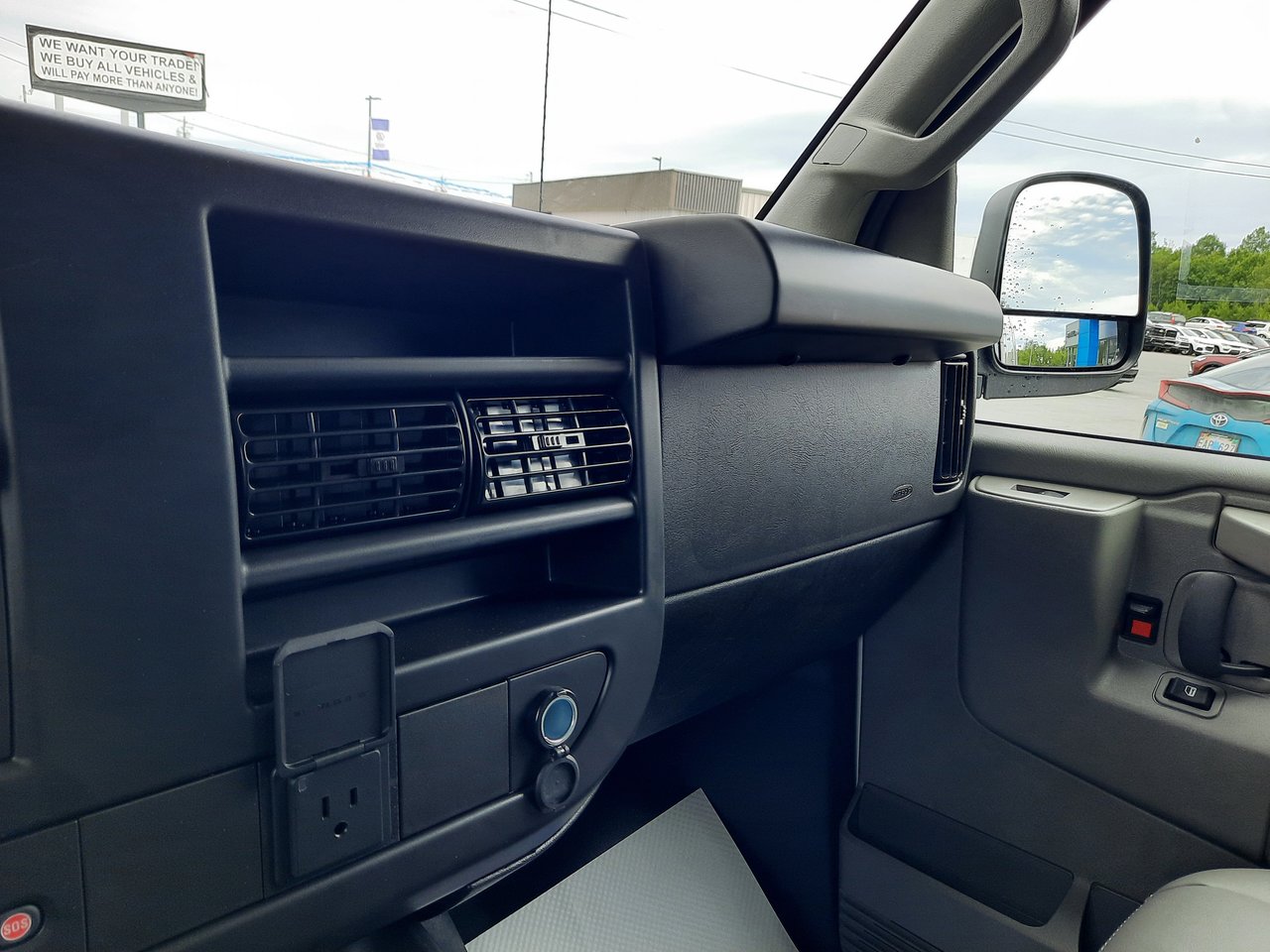 2025 Chevrolet Express Cargo 2500 WT 155''-19