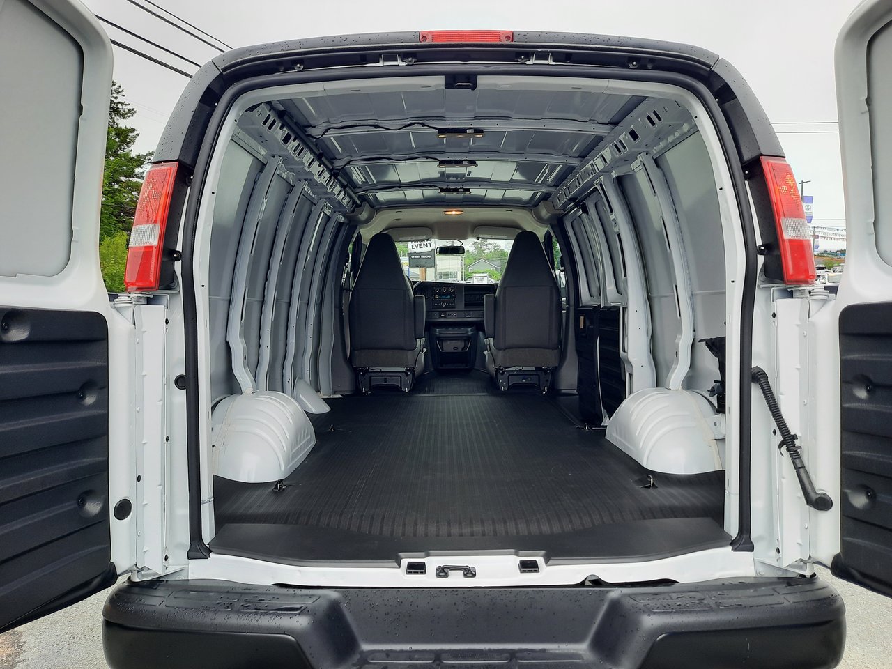 2025 Chevrolet Express Cargo 2500 WT 135''-8