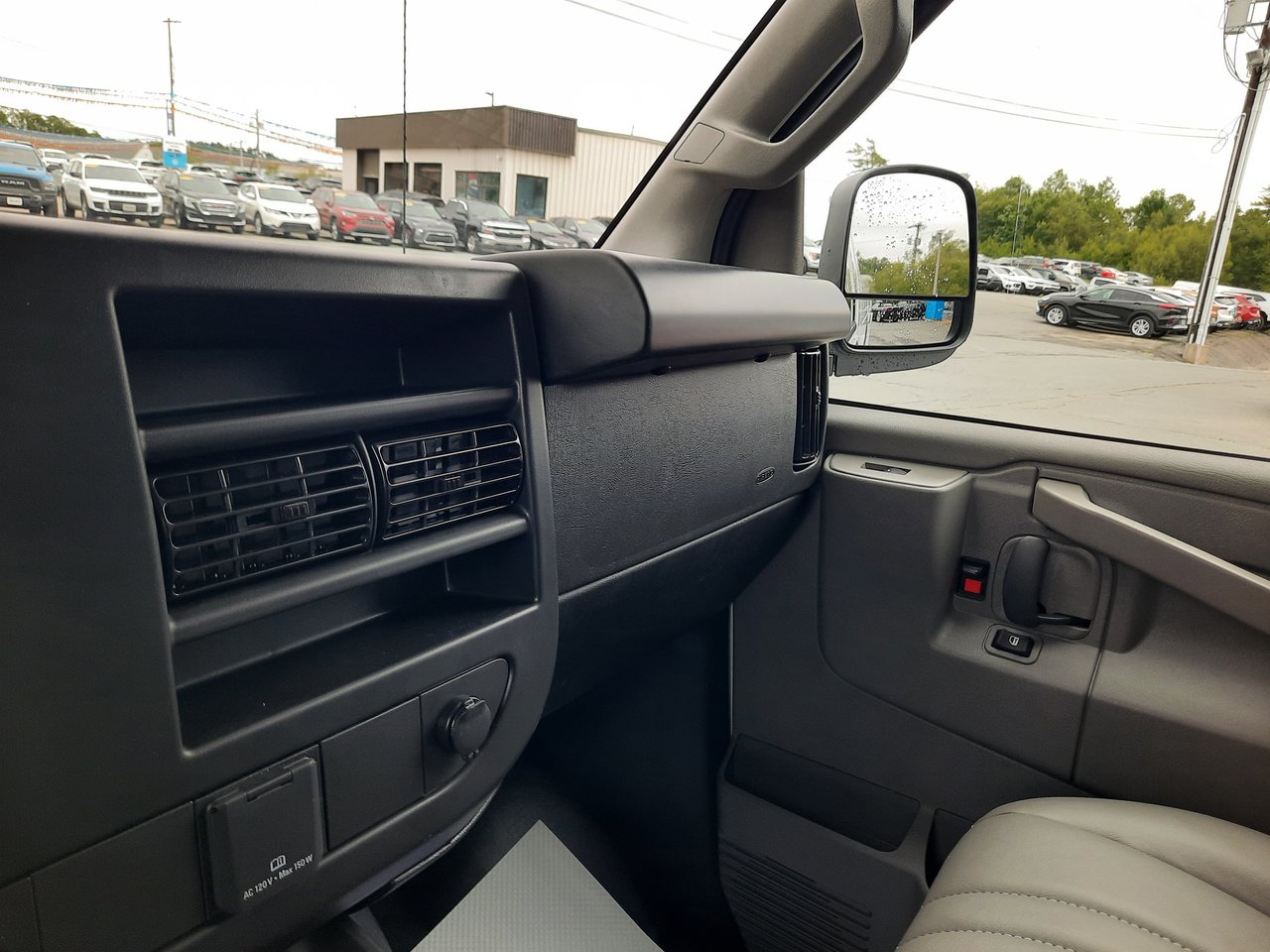 2025 Chevrolet Express Cargo 2500 WT 135''-16