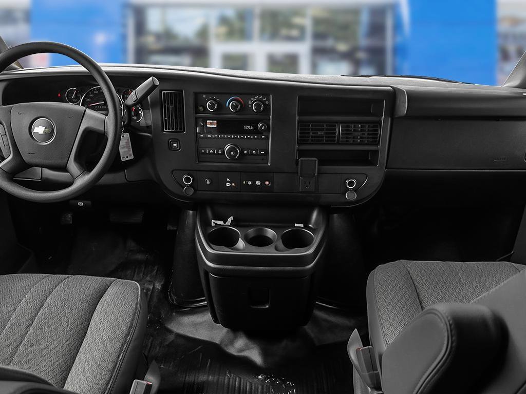 2025 Chevrolet Express Cargo Van BASE-21