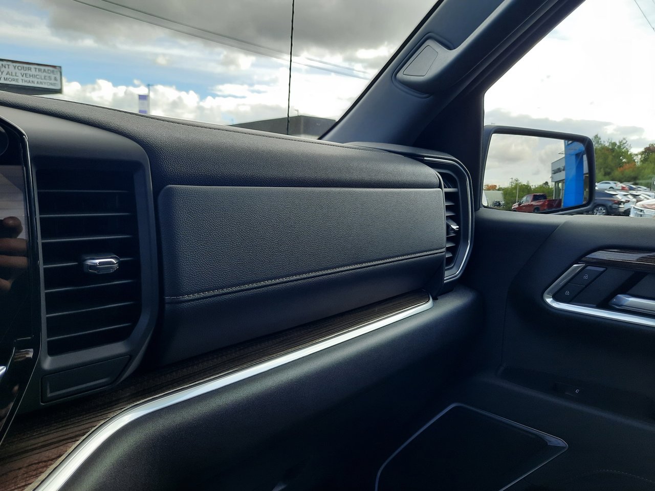 2026 Chevrolet Silverado 1500 LT-18