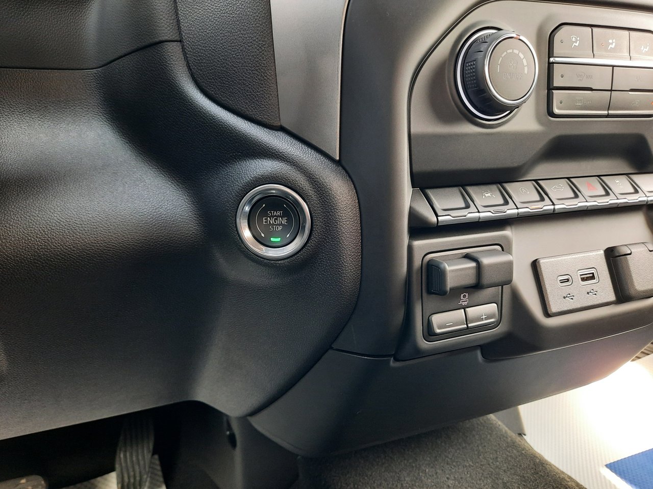 2026 Chevrolet Silverado 1500 Custom Trail Boss-14