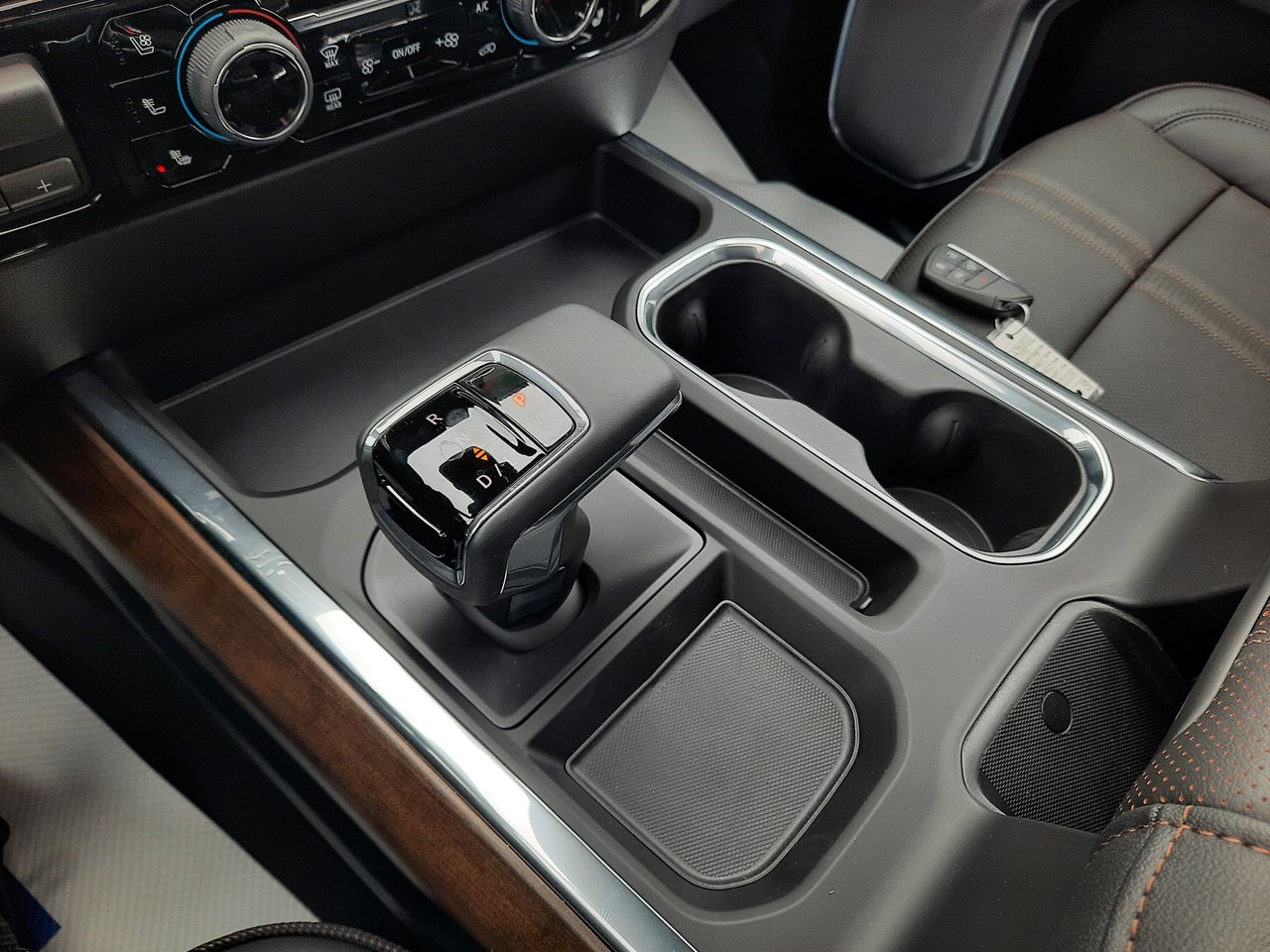 2026 Chevrolet Silverado 1500 High Country-18